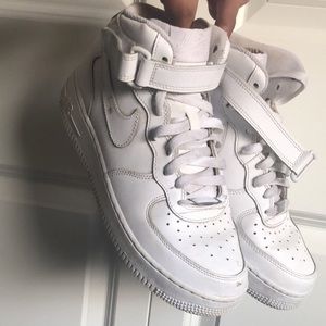 Nike Air Force 1 (Mid top)